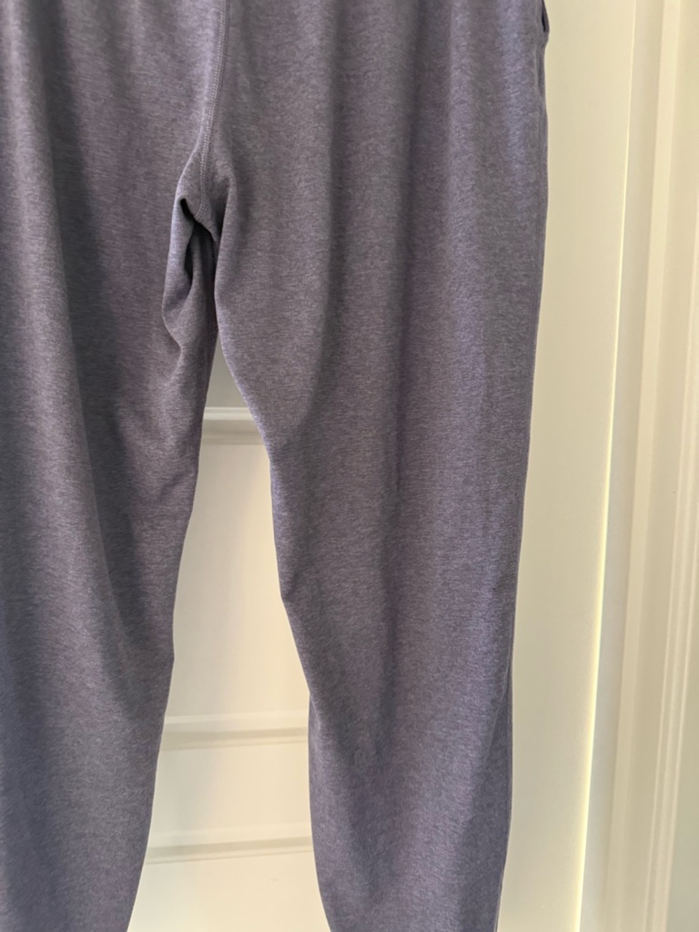 Vuori performance joggers. Women’s size 8 - Picture 7 of 8